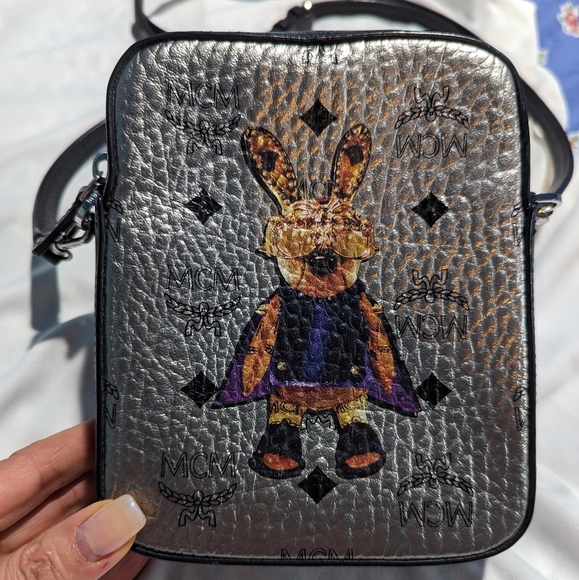 MCM shoulder pouch. - Picture 3 of 6